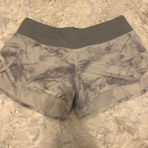 Lululemon Speed Up Low-Rise Short 2.5”